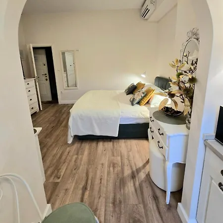 Apartments Suzy Split Exterior photo